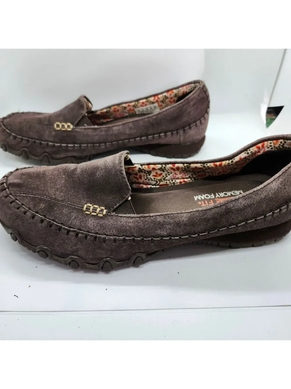 Skechers Leather Suede Slip-On Loafers with Contrast Stitching Sz 9